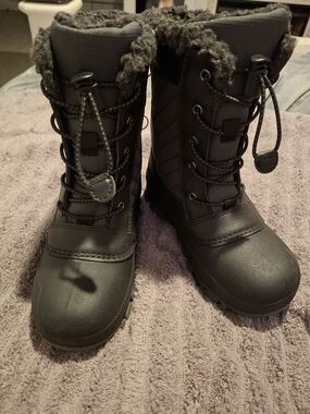 Target Kids Size 13 Black Lace-Up Faux-Fur Winter SnowBoots (S0075)